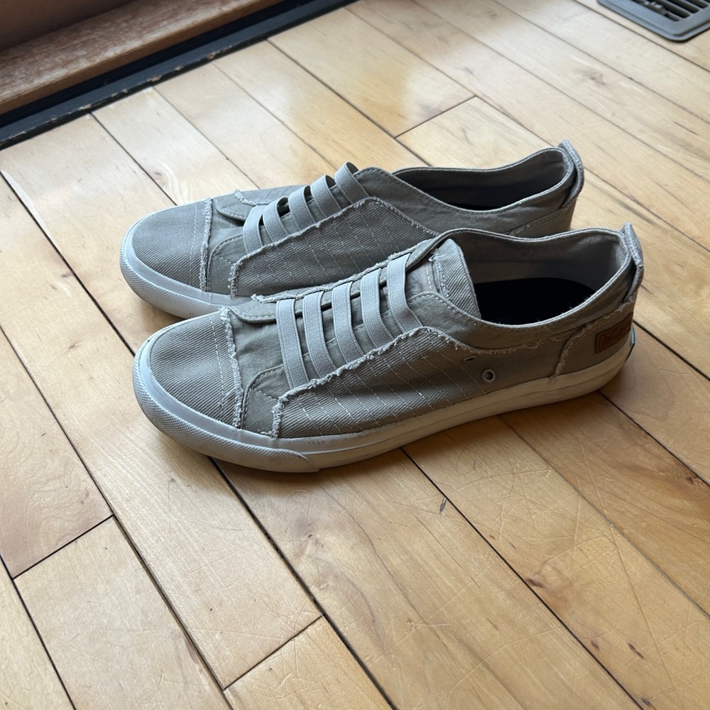 Women's Stylish Tan Sneakers